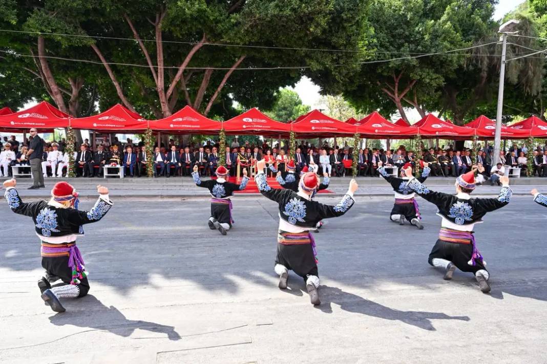 Antalya Cumhuriyet Caddesi’nde 30 Ağustos Töreni 8